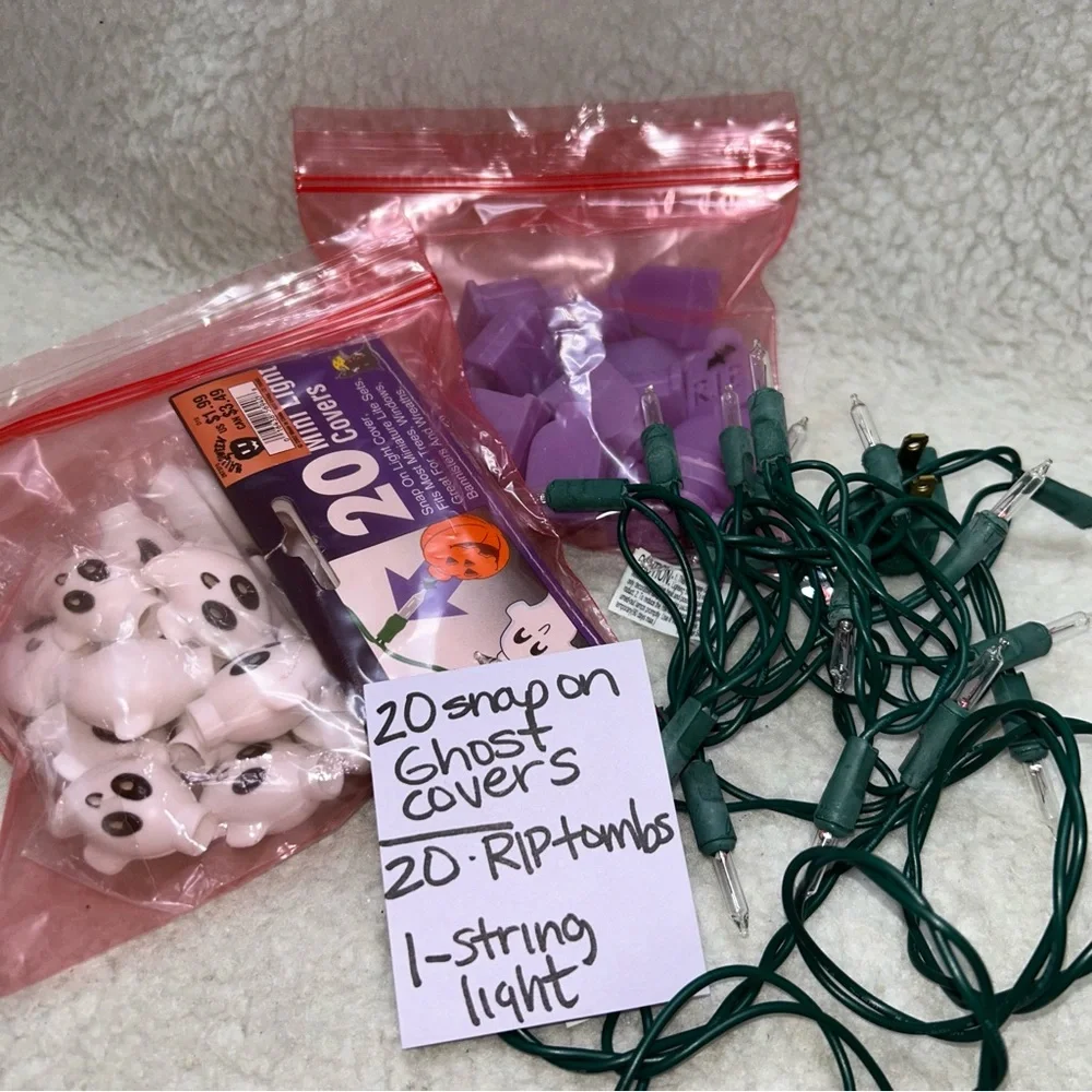 Vintage 2002 Halloween mini light covers 20 ghost & 20 tombs 1 string lite 5ft